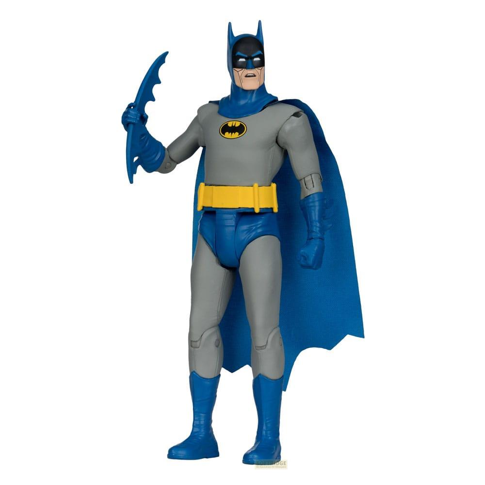 Action figure di Batman in tuta grigia, cappuccio blu e cintura gialla, tiene un batarang.