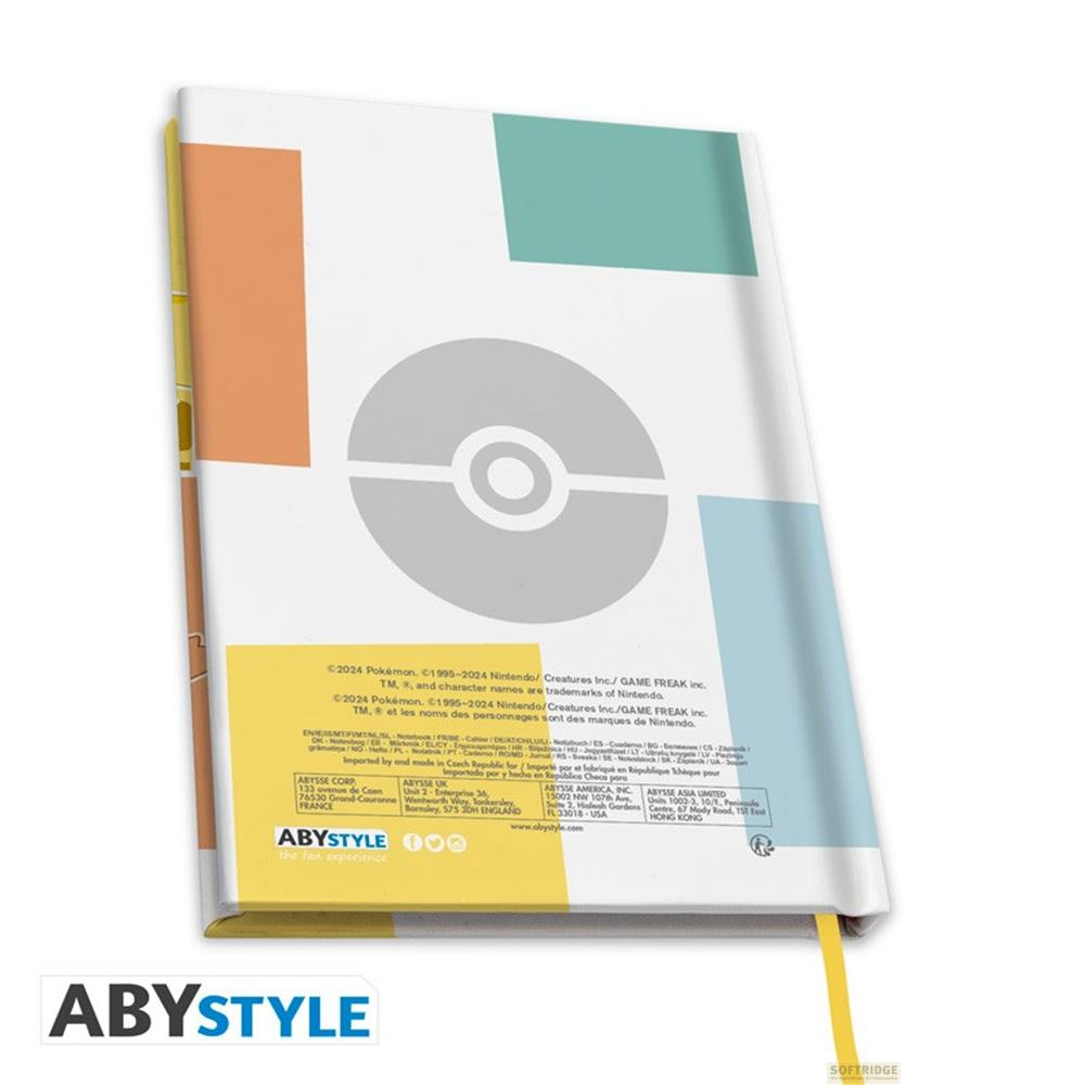 Un carnet avec un design de Poké Ball et des informations de licence.