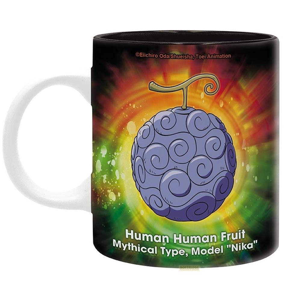 Una taza con una Fruta del Diablo morada y texto.
