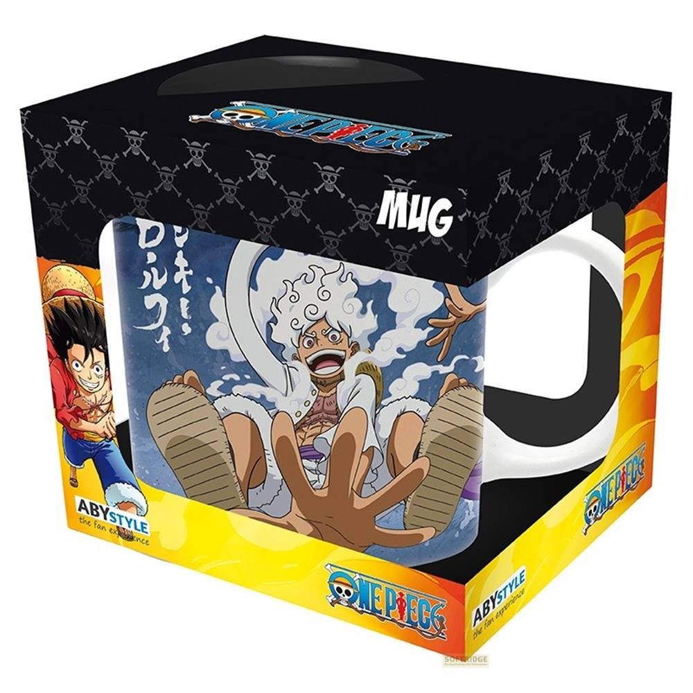 Caja negra con motivo de One Piece. Una taza con Luffy en ropa blanca y pelo blanco.