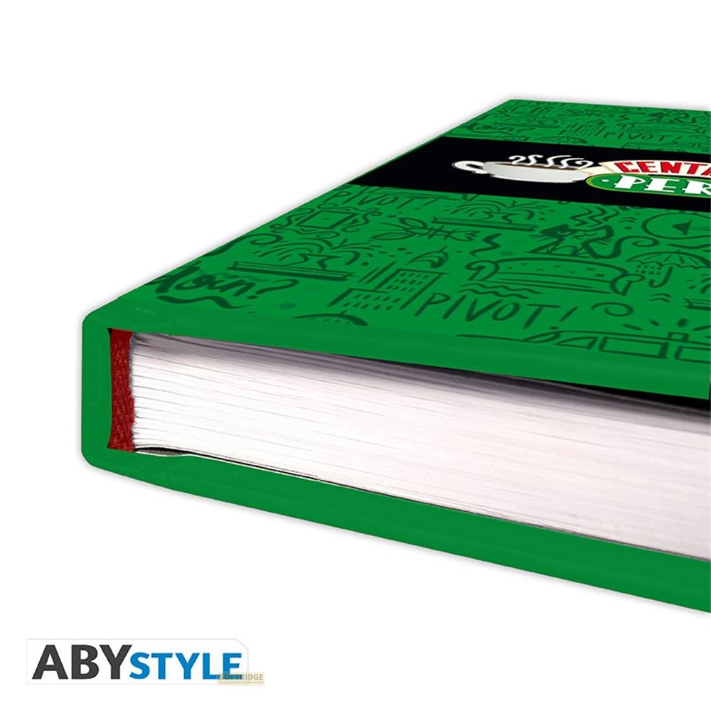 Couverture verte avec 'PIVOT!' et logo Central Perk.