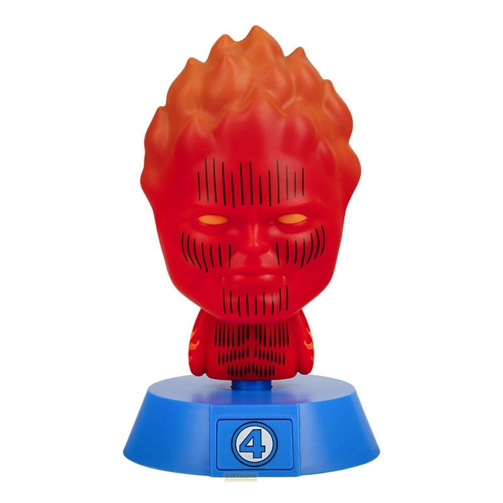 Eine rote Figur mit Flammenkopf auf blauem Sockel mit der Zahl 4.