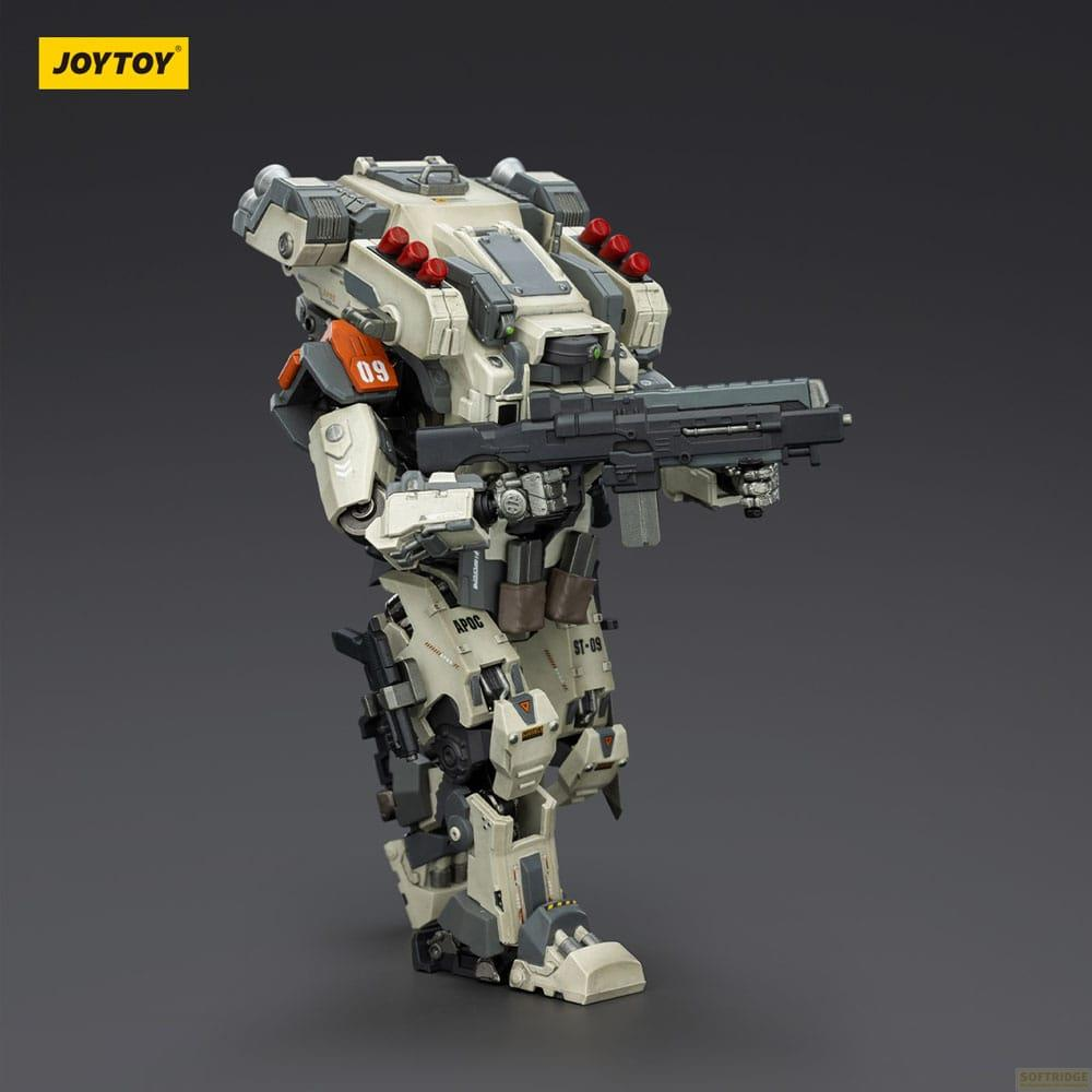 Un mech suit nei toni del grigio e del beige con accenti rossi e un'arma.