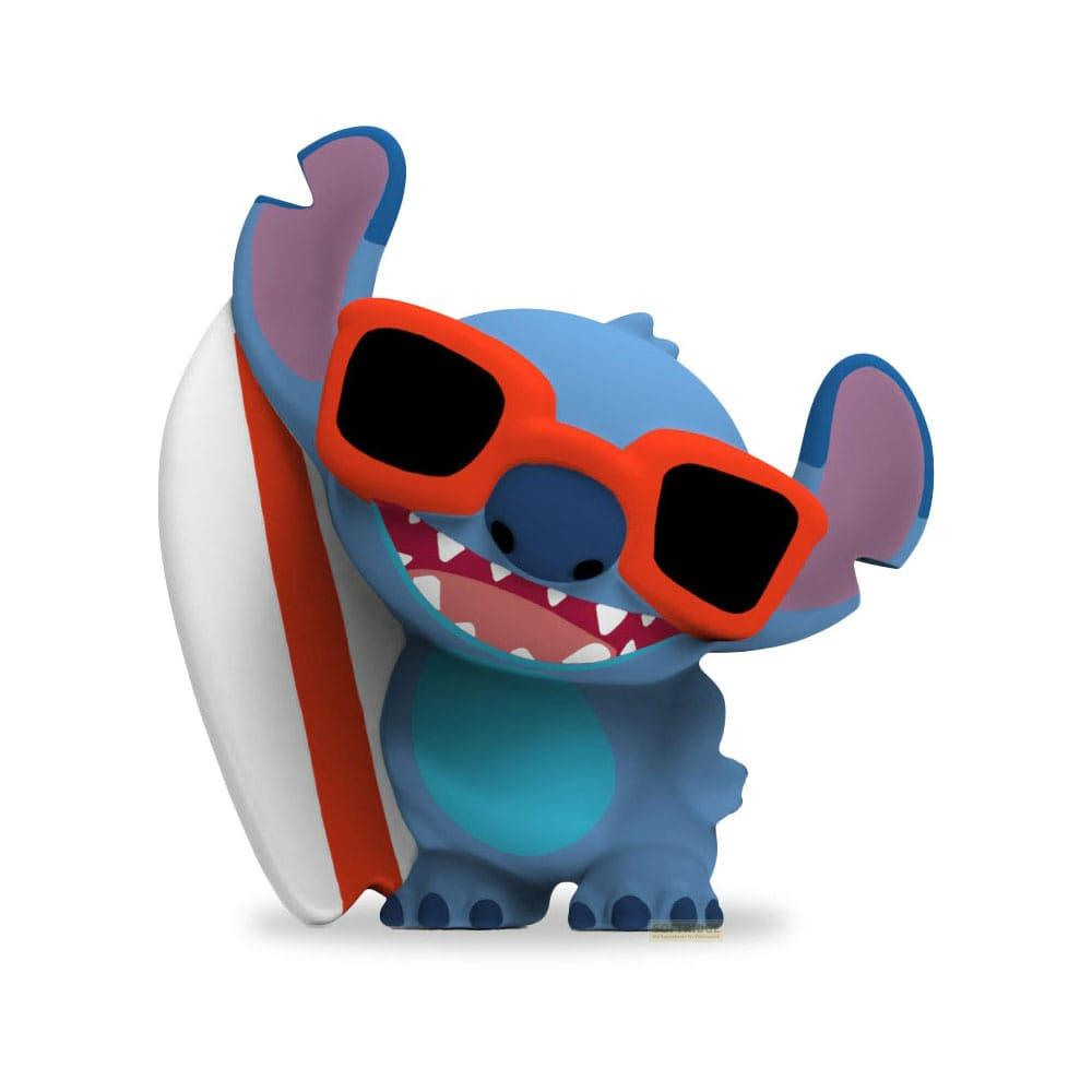 Stitch mit Surfbrett und Sonnenbrille.