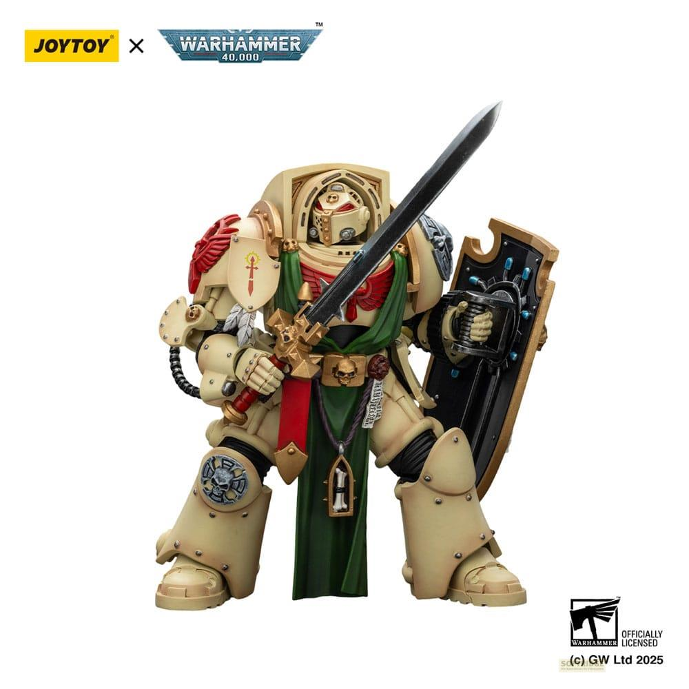 Figura di Warhammer 40K in armatura crema, con spada e scudo.