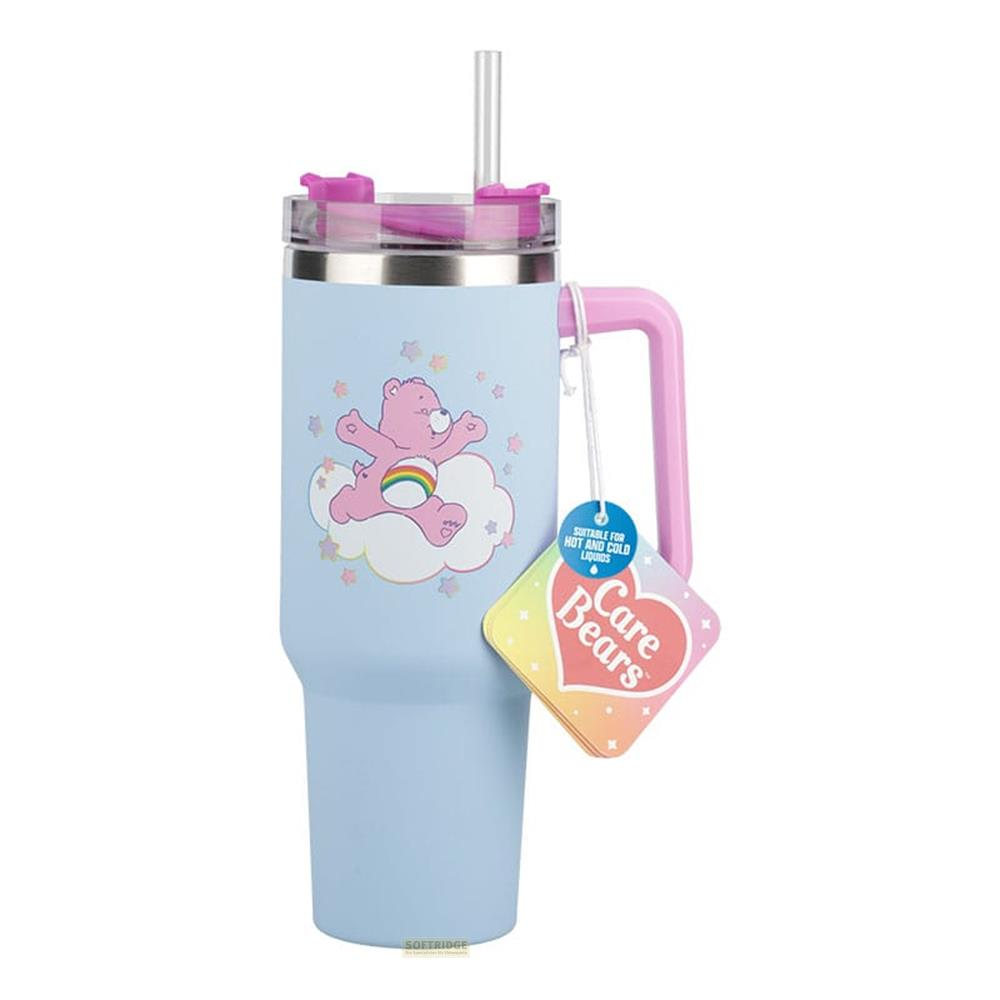 Eine hellblaue Thermoskanne mit rosa Griff, einem rosa Deckel, einem Strohhalm und einem Care Bears-Aufdruck.