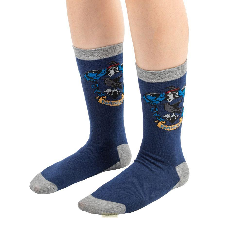 Dunkelblaue Socken mit Ravenclaw-Logo und grauen Akzenten.