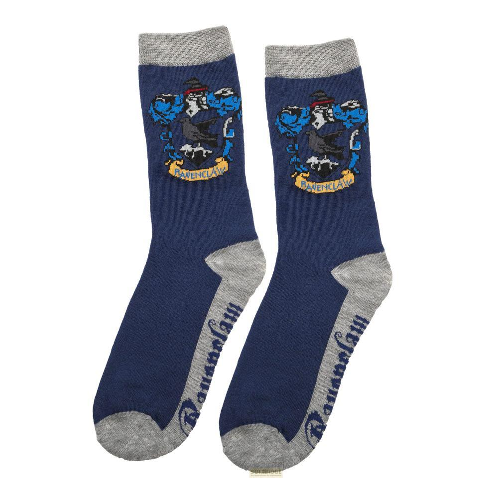 Zwei dunkelblaue Socken mit Ravenclaw-Wappen und grauen Bündchen/Fersen.