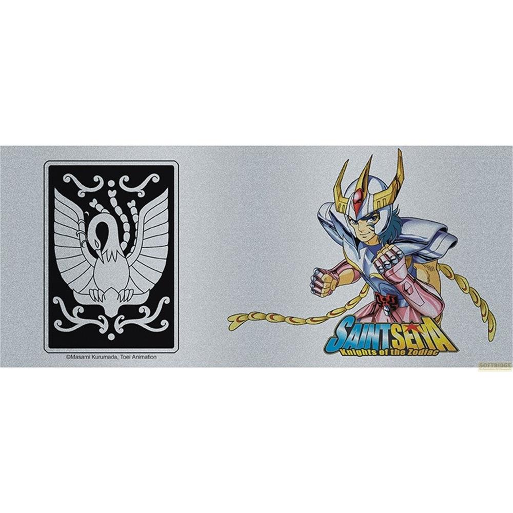 Ein Krieger in Rüstung neben einem Phönix-Symbol.