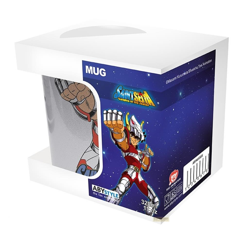 Saint Seiya Tassenverpackung mit animierter Figur in Rüstung vor Sternenhintergrund.