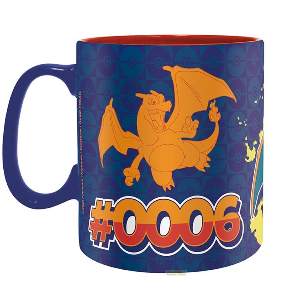 Blauer Becher mit Charizard-Motiv und der Nummer #0006.