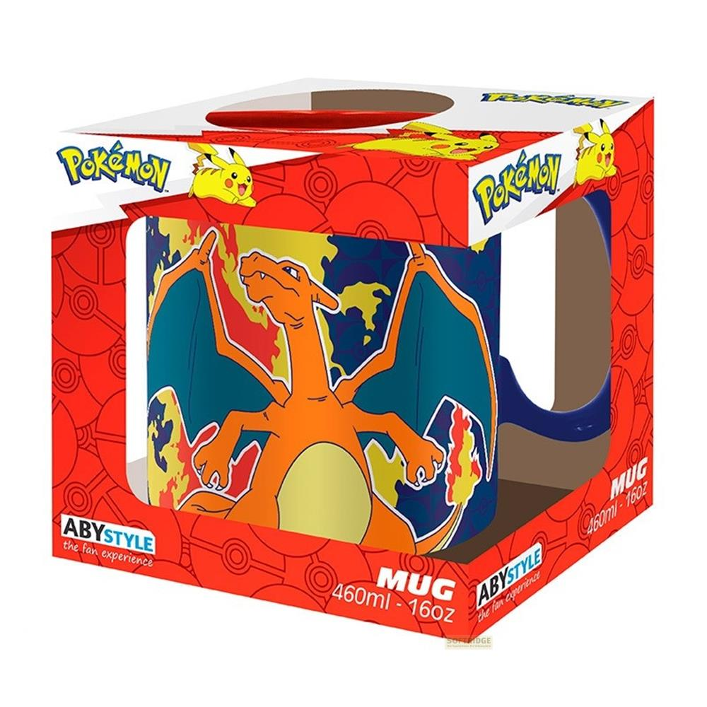 Pokémon-Tasse mit Charizard-Motiv, in Verpackung mit Pikachu.