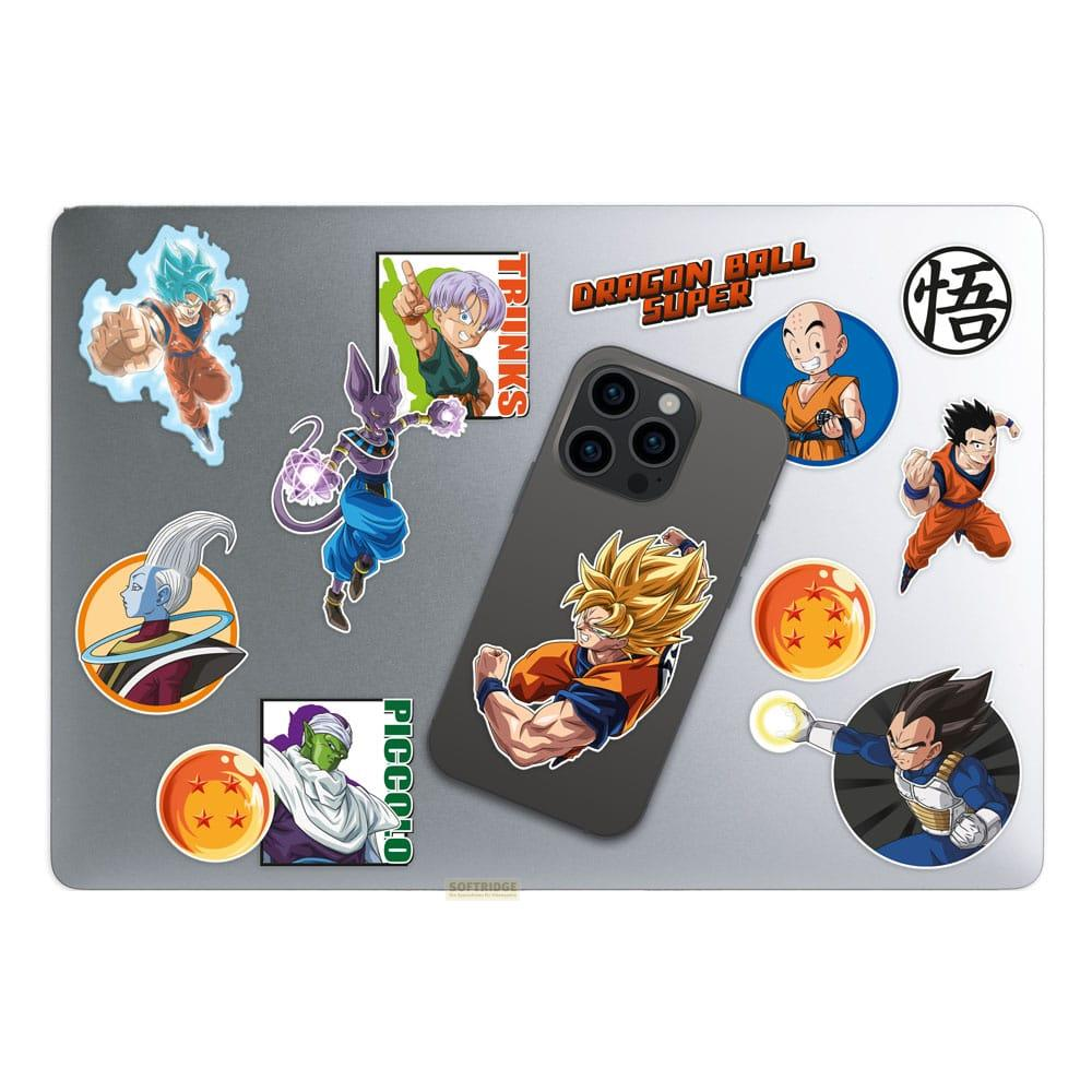 Pegatinas de Dragon Ball en un portátil: Goku, Vegeta, Piccolo, Beerus, Trunks, Krillin, Gohan.