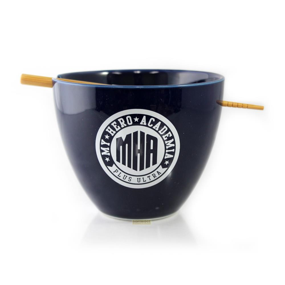 Dunkelblaue Schüssel mit MHA-Logo und Stäbchen.