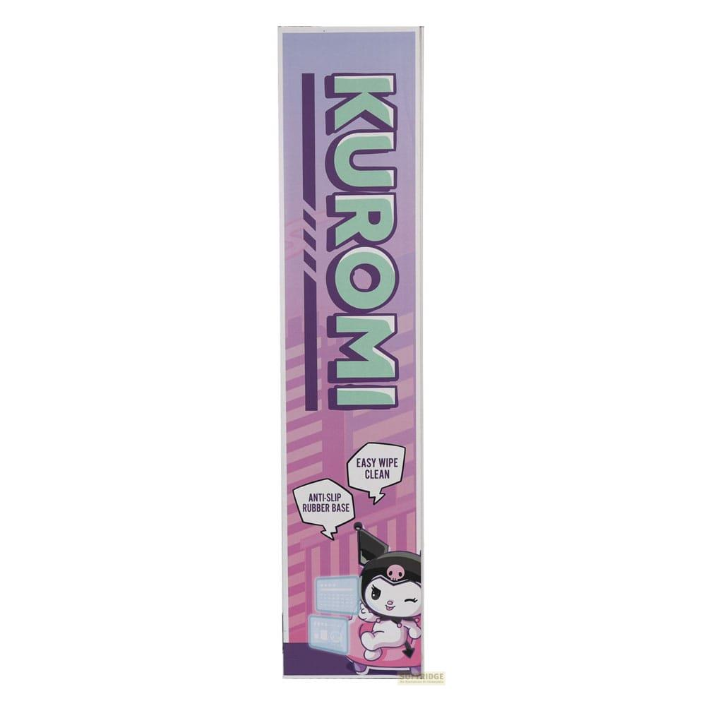 Ein pinker Karton mit Kuromi-Schriftzug und Charaktergrafik.