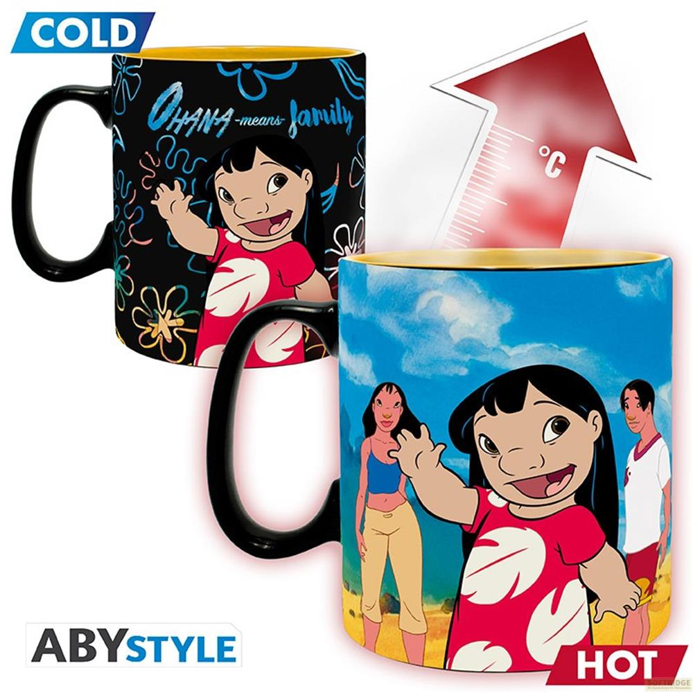 Dos tazas mágicas de Lilo y Stitch. Una muestra a Lilo sobre negro, la otra a Lilo y amigos en la playa.