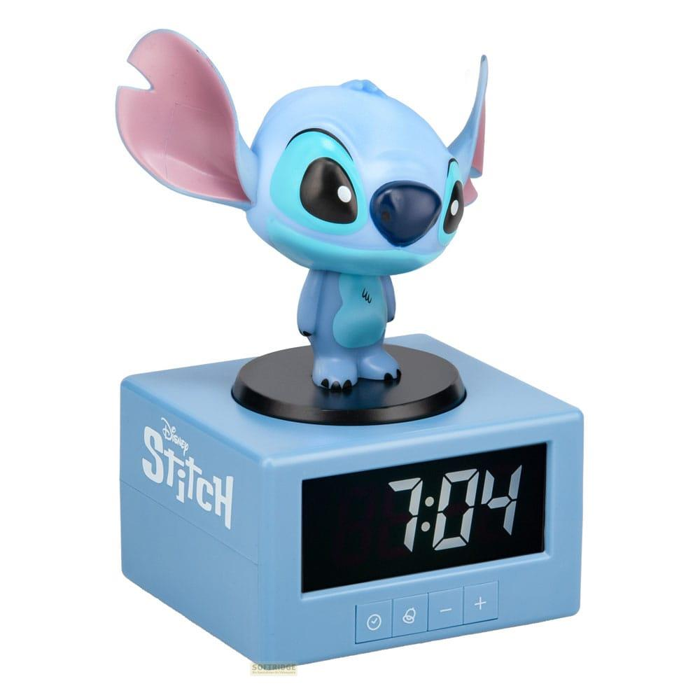 Niebieski budzik Stitch pokazujący 7:04 z logo Disney.