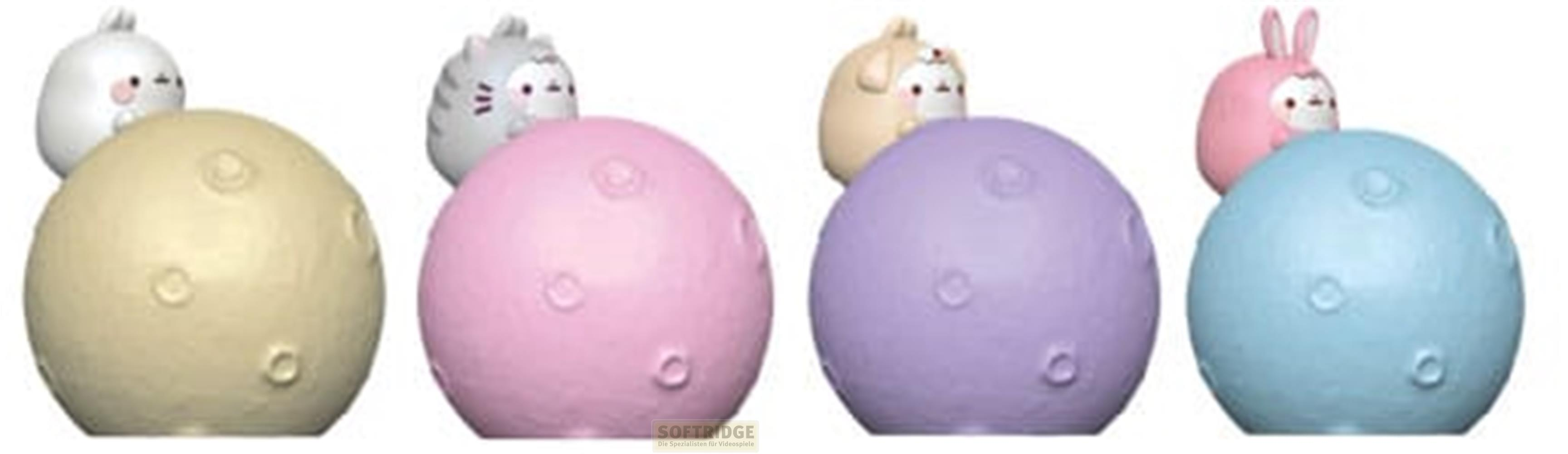 Vier süße Figuren mit Monden in Gelb, Rosa, Lila und Blau.