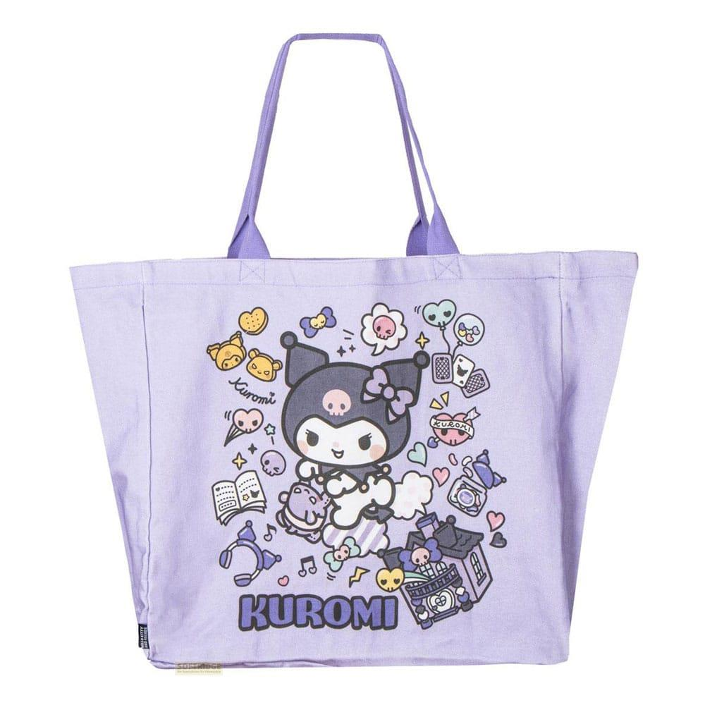 Eine lavendelfarbene Tasche mit Kuromi-Illustrationen und dem Schriftzug "KUROMI".