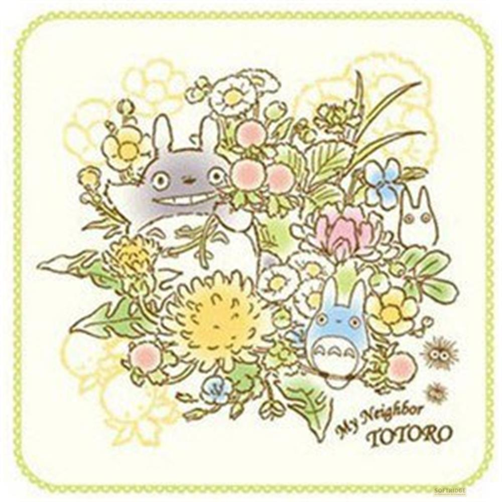Totoro et ses amis entourés de fleurs et de plantes. Lumineux et joyeux.