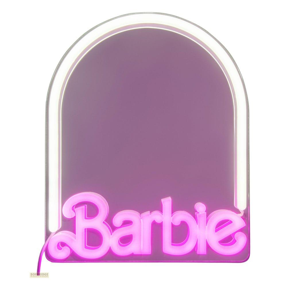 Ein pinkes Barbie-Neonschild vor einem violetten Hintergrund.