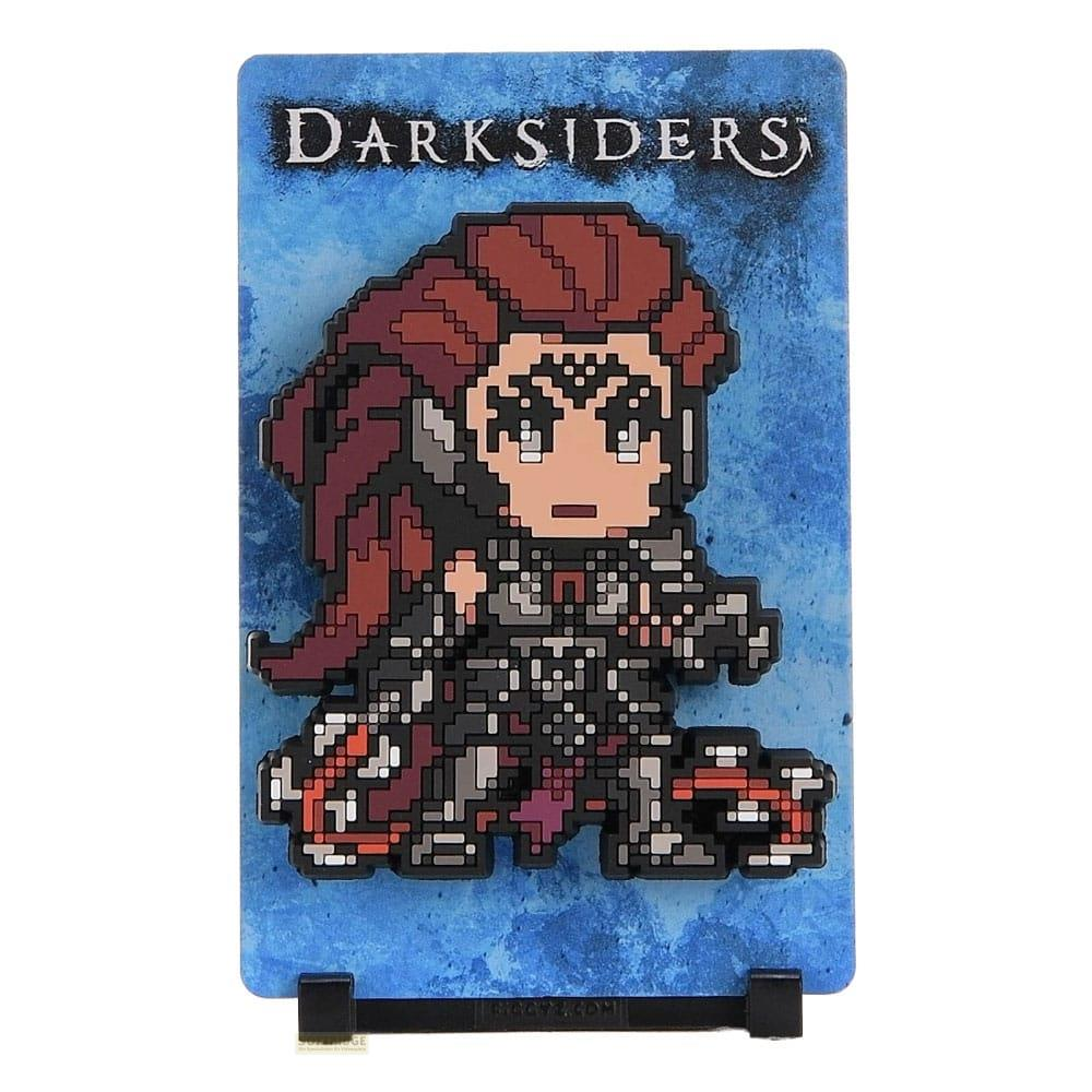 Pixel-Kunstfigur mit rotem Haar auf blauem Hintergrund, mit Schriftzug 'DARKSIDERS'.