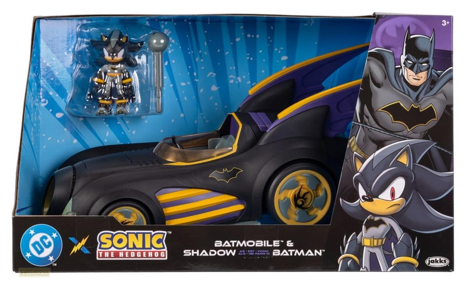 Shadow the Hedgehog como Batman con Batimóvil de juguete en caja.