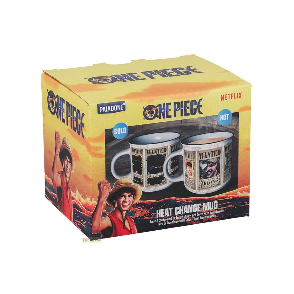 Verpackung für eine One Piece Hitzewechseltasse mit Charakteren und Wanted-Postern.