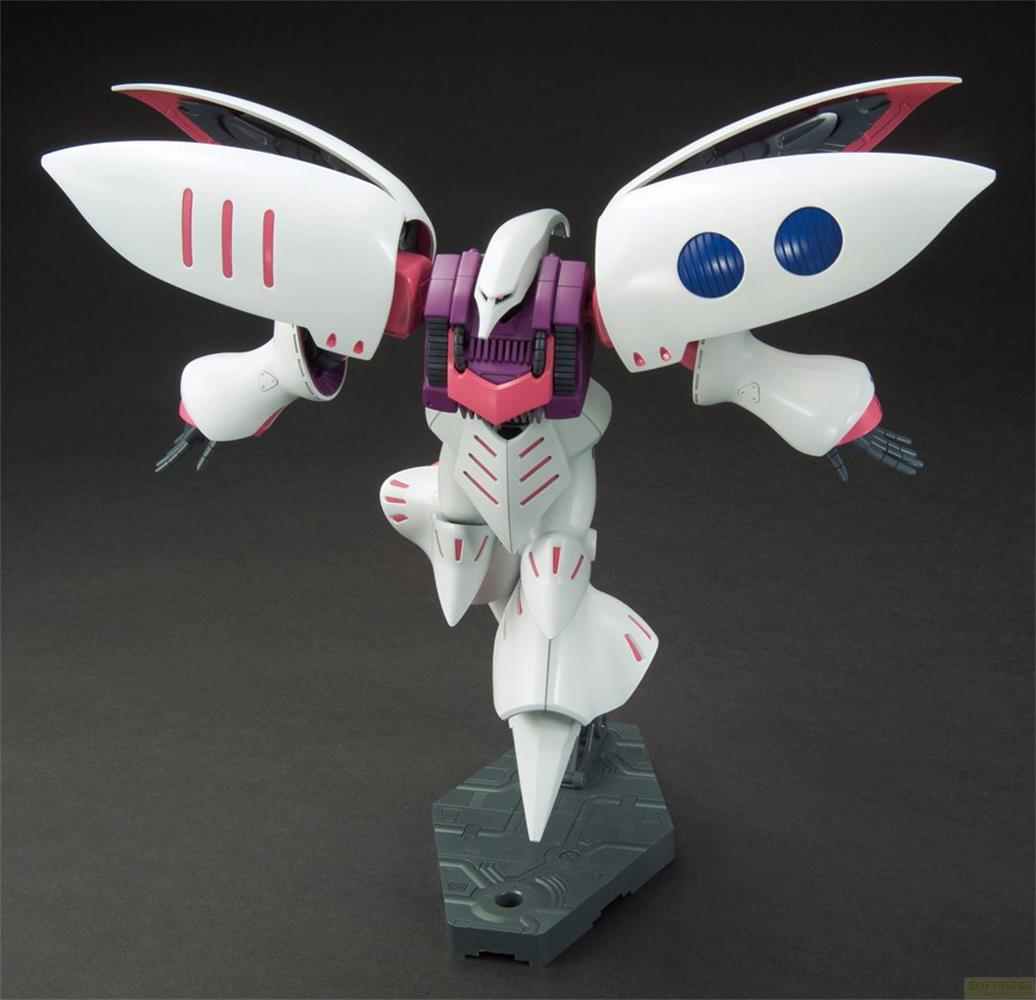 Un robot blanc et violet avec des ailes se tient sur une base grise.