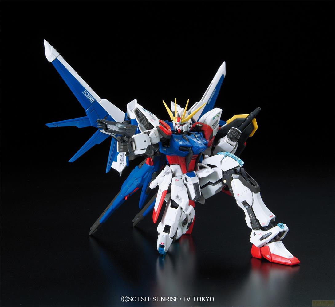 Ein weißer und blauer Mech mit Flügeln und Waffen, der auf einem schwarzen Hintergrund kniet.