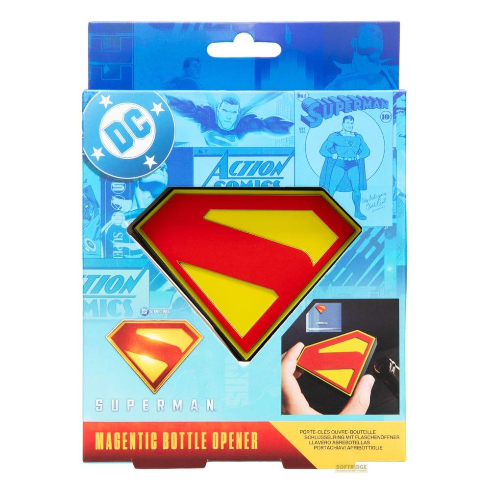 Ein Superman-Flaschenöffner mit DC Comics-Logo auf der Verpackung.