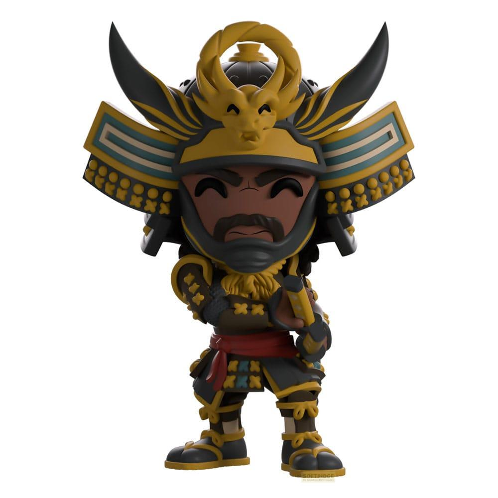 Eine Figur im Samurai-Stil mit goldener Drachenverzierung und schwarzer Rüstung.