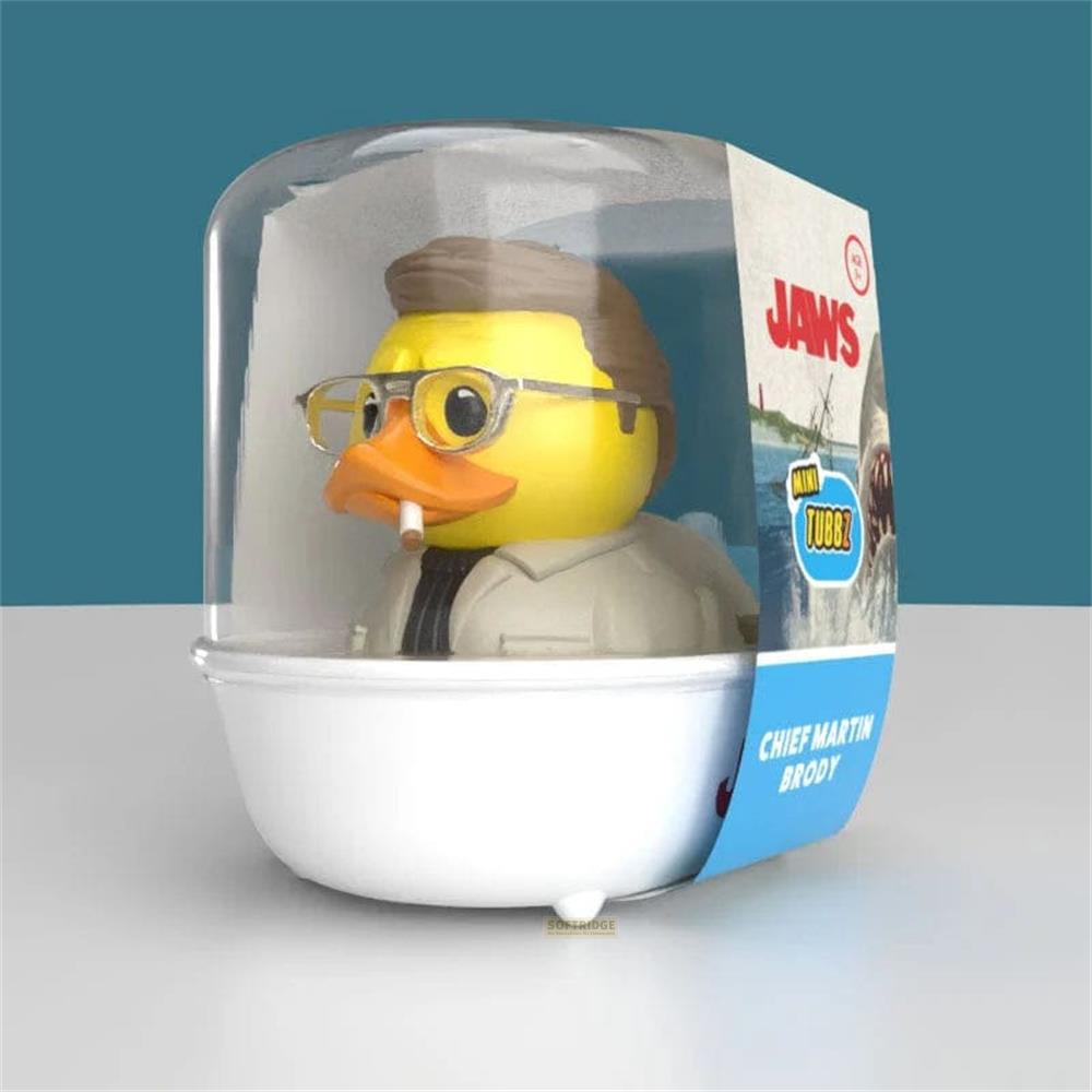Eine gelbe Quietscheente als Chief Brody mit Brille und Zigarette in einer Badewanne.
