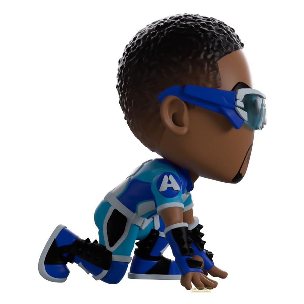 Eine Comicfigur in blauem Anzug mit Brille kniet auf dem Boden.