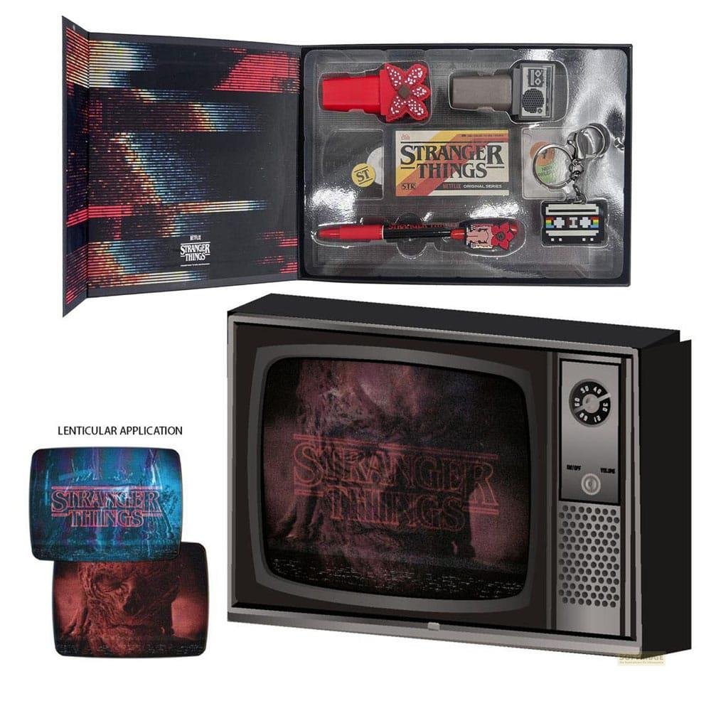 Stranger Things: ein Set mit TV und Souvenirs in einer offenen Box.