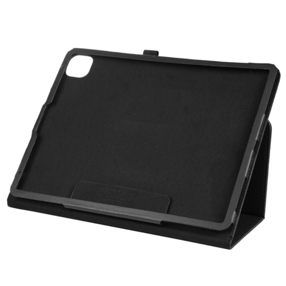 Schwarze Tablet-Hülle mit Ständerfunktion, innen.