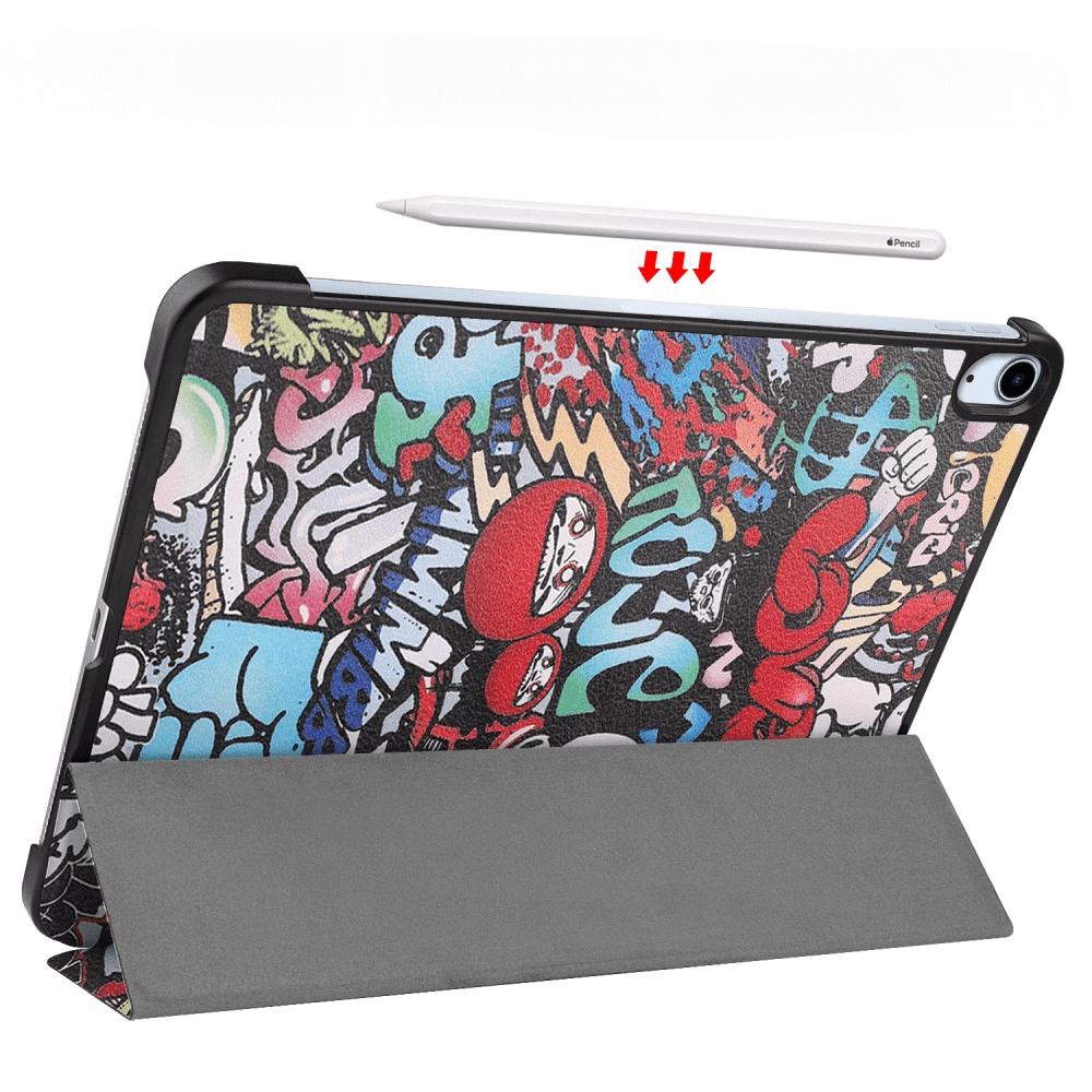 Ein iPad mit buntem Graffiti-Muster und Stifthalter, auf grauem Ständer.