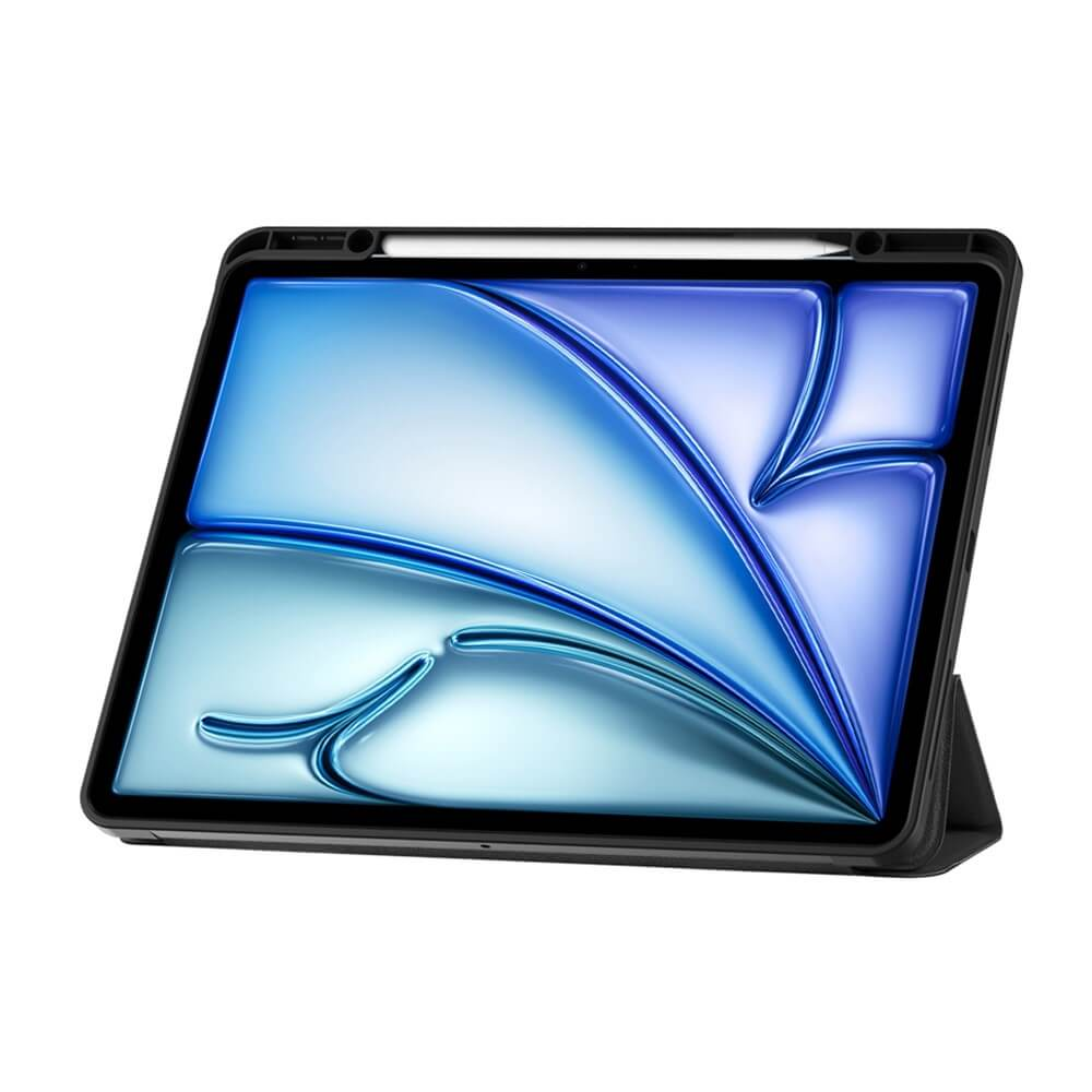 Eine schwarze Tablet-Hülle mit einem Stift auf einem Tablet, das einen blauen und weißen abstrakten Hintergrund anzeigt.