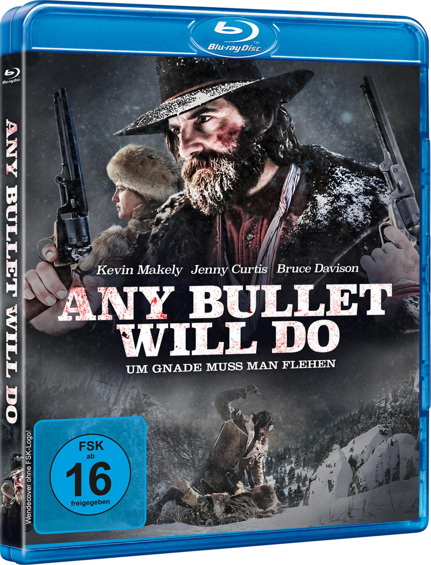 Un uomo con cappello e barba tiene una pistola. Una donna con cappello di pelliccia. Paesaggio innevato.