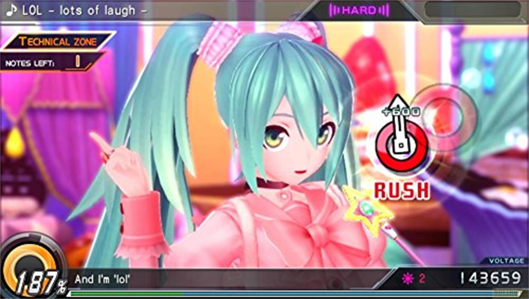 Personnage d'anime aux cheveux turquoise dans une robe rose jouant à un jeu de rythme.