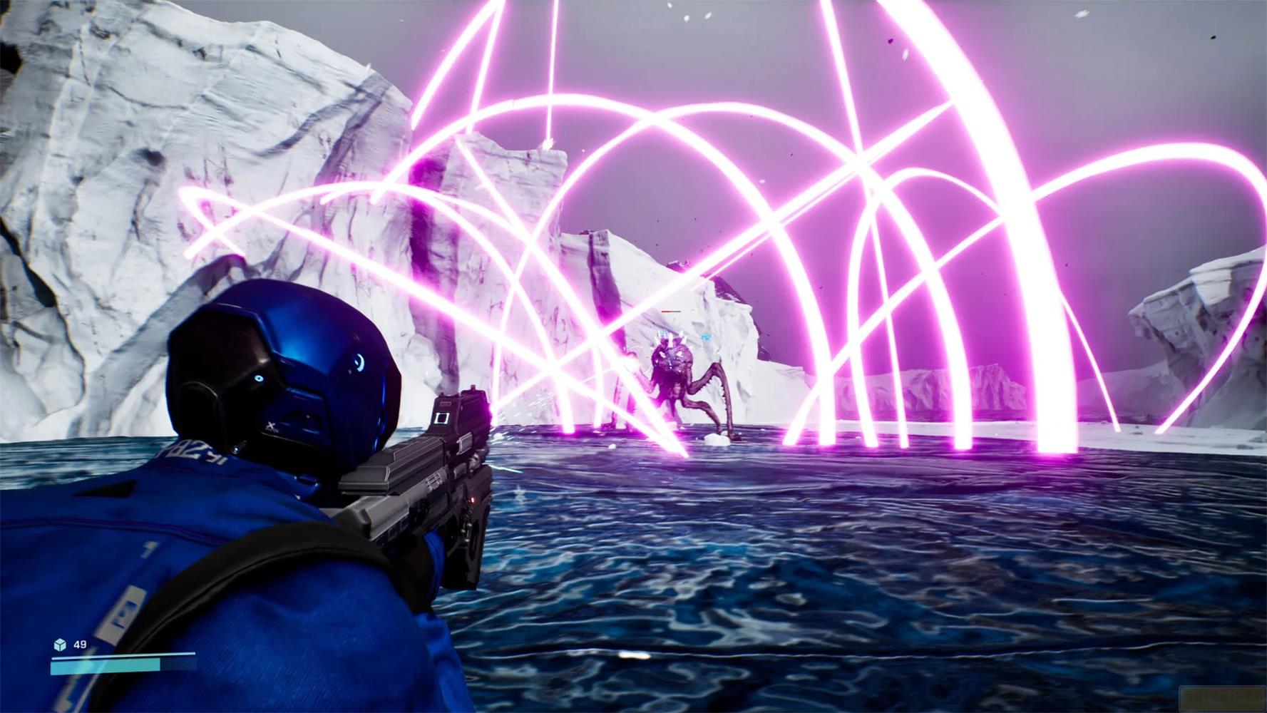 Ein Spieler in blauer Rüstung zielt mit einer Waffe auf ein Monster, umgeben von lila Energielinien.