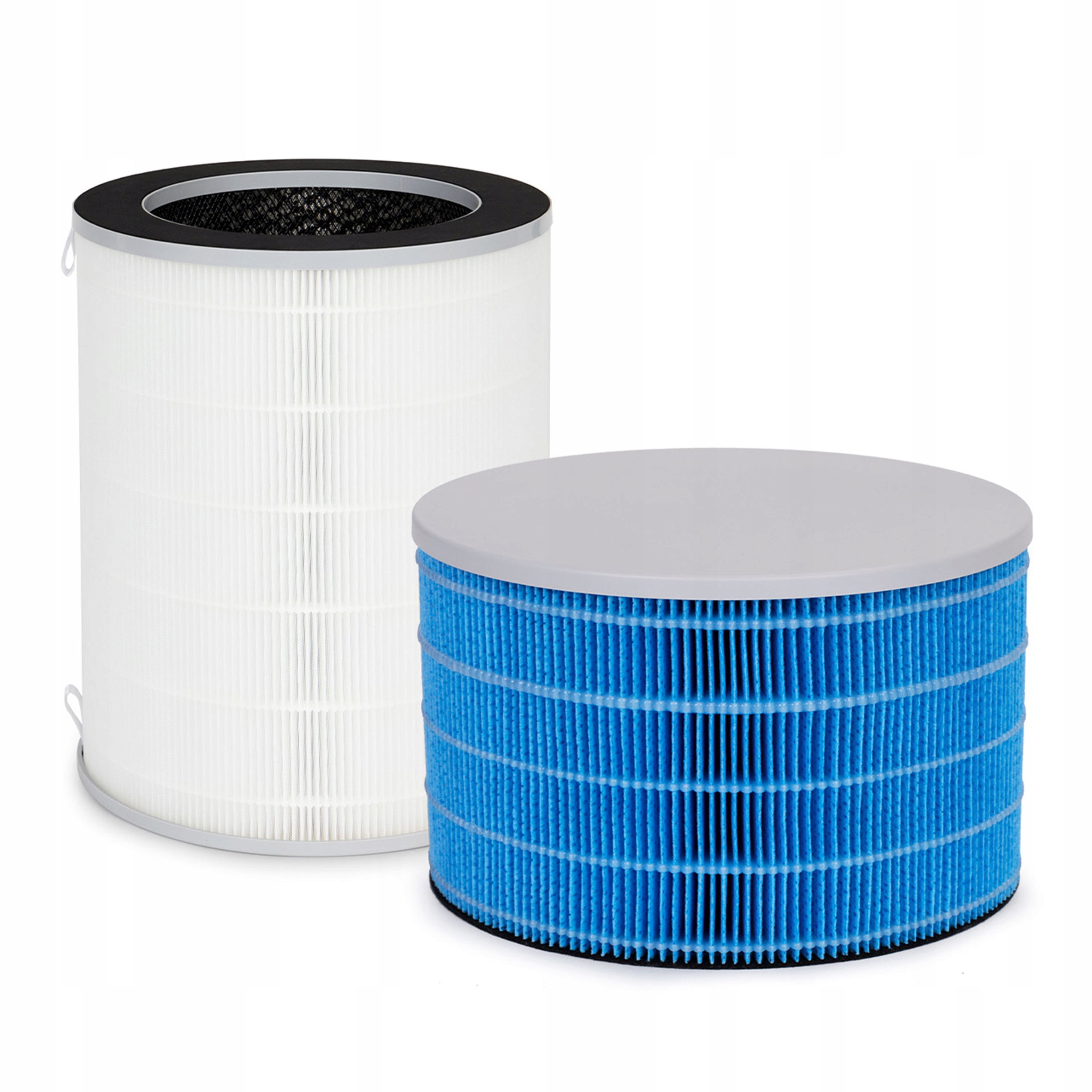 Dwa cylindryczne filtry powietrza, jeden biały i jeden niebieski.