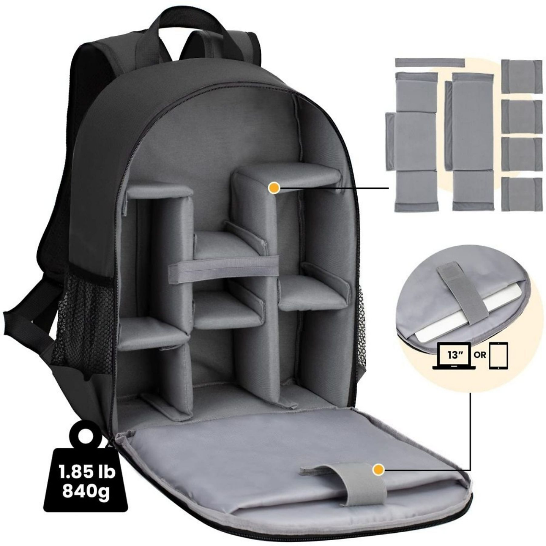 Ein schwarzer Rucksack mit gepolsterten Fächern für Kameraausrüstung.