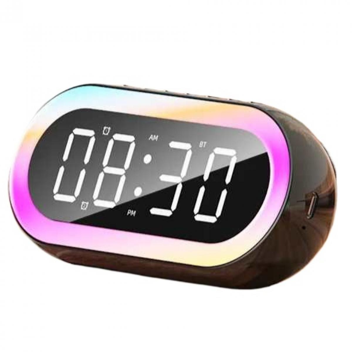 Digitaler Wecker zeigt 08:30 mit bunter LED-Beleuchtung.