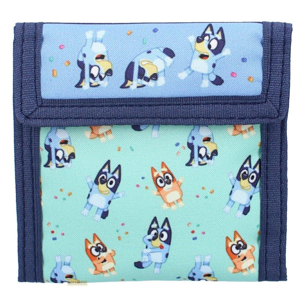 Una cartera azul con personajes de Bluey y confeti.