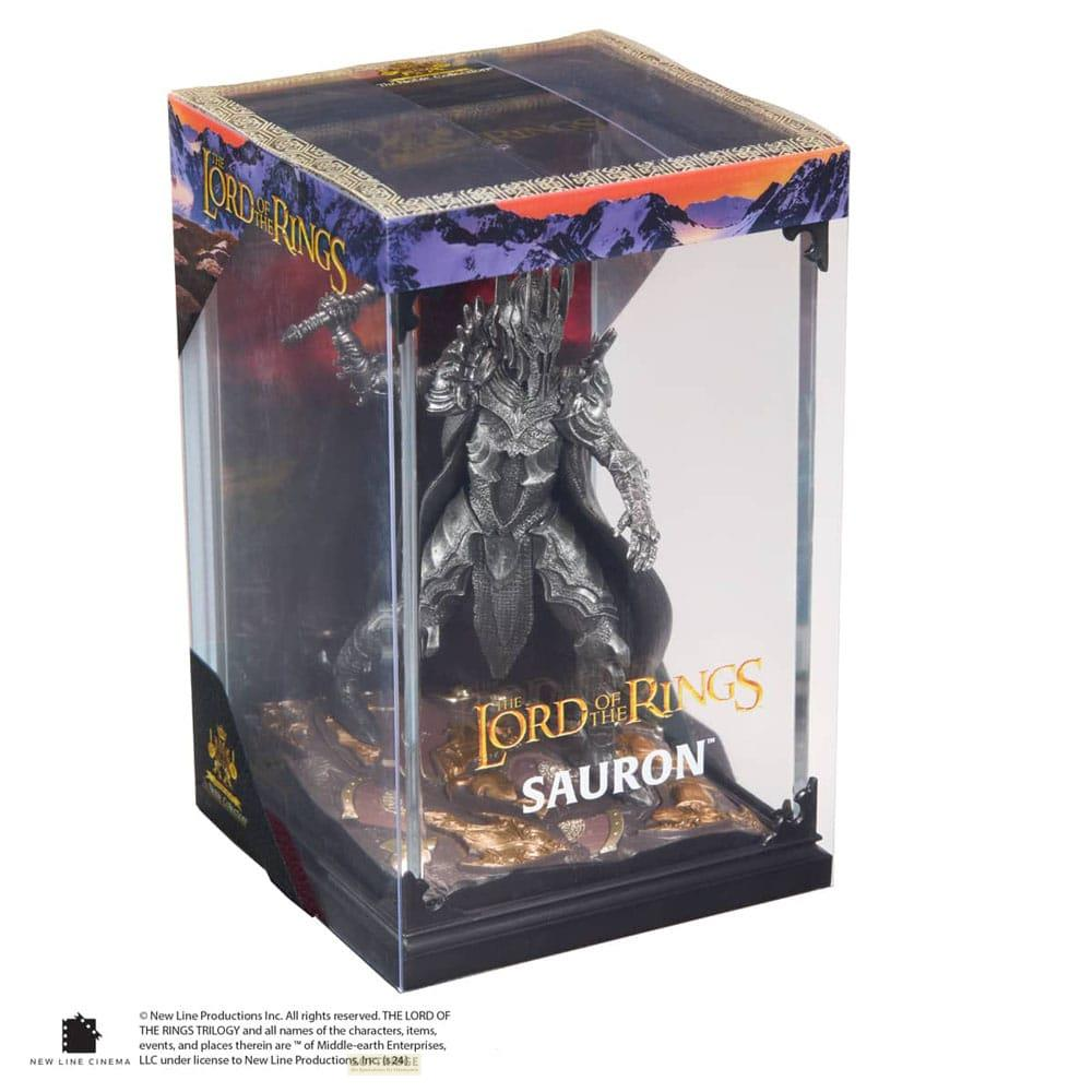 Figura de Sauron de El Señor de los Anillos en vitrina con tapa de montaña.