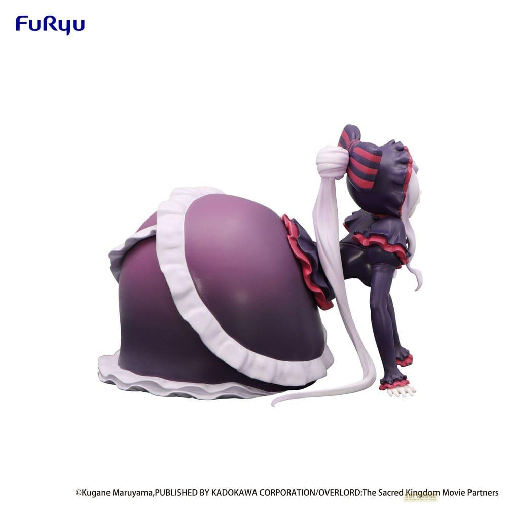 Eine lila Figur mit weißen Rüschen und einem weißen Schwanz auf weißem Hintergrund.