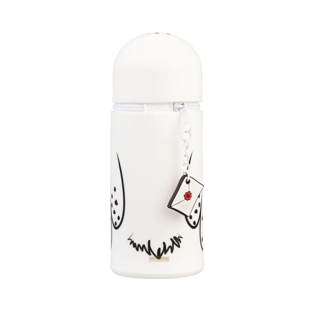 Contenedor blanco cilíndrico con cremallera y amuleto en forma de carta.