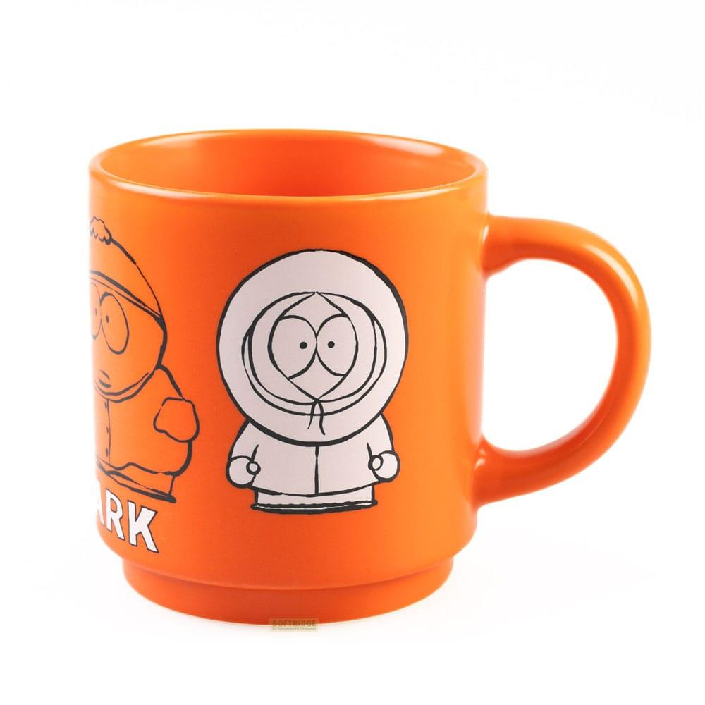 Taza naranja con los personajes de South Park Kenny y Cartman.