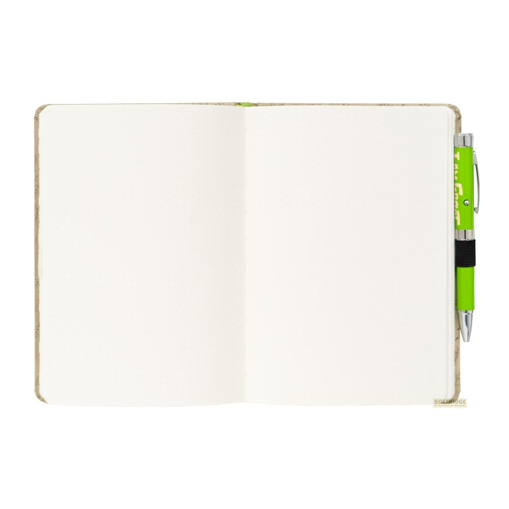 Ein offenes Notizbuch mit gepunkteten Seiten und einem grünen Stift.